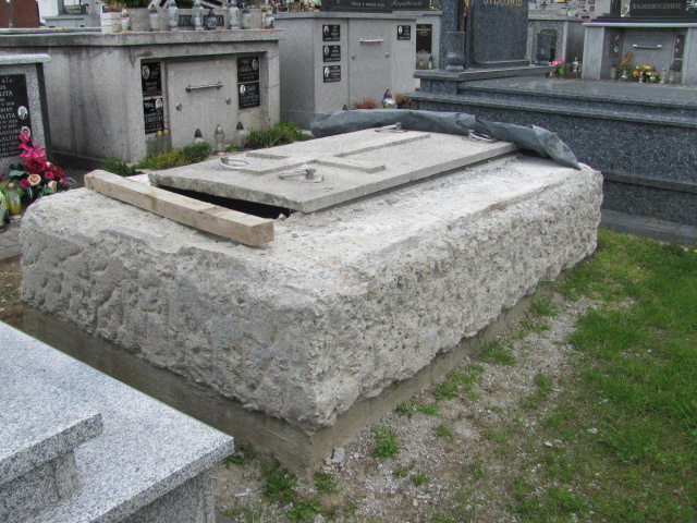 Piotr Jamróz 1973 Tarnów Gmina - Grobonet - Wyszukiwarka osób pochowanych